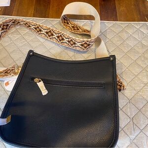 Metro Muse Black Bag With Guitar Strap